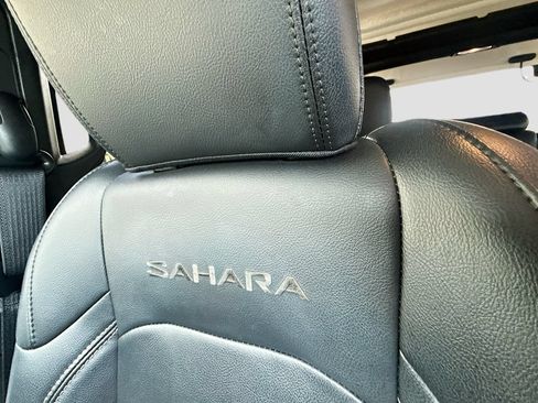 Used 2023 Jeep Wrangler Unlimited Sahara AWD/4WD image 24