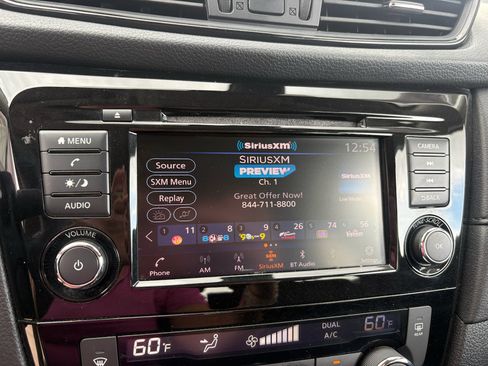 Used 2020 Nissan Rogue SV FWD image 16