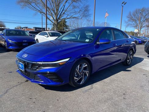 Certified 2025 Hyundai Elantra Limited image 6