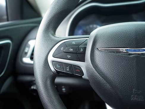 Used 2016 Chrysler 200 Limited image 23