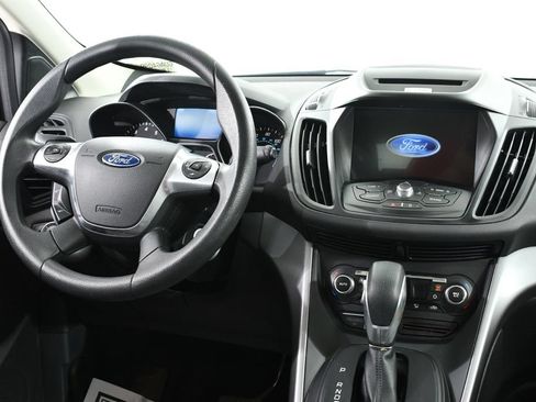 Used 2016 Ford Escape SE w/ Equipment Group 201A AWD/4WD image 8