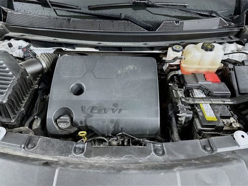 Used 2023 Chevrolet Traverse LT image 40