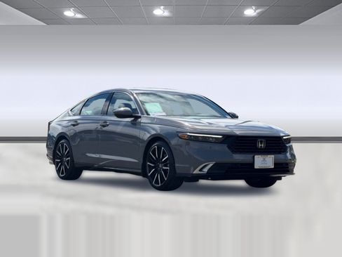 Used 2025 Honda Accord Touring image 6