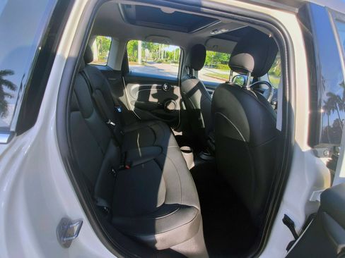 Used 2023 MINI Cooper 4-Door Hardtop FWD image 36