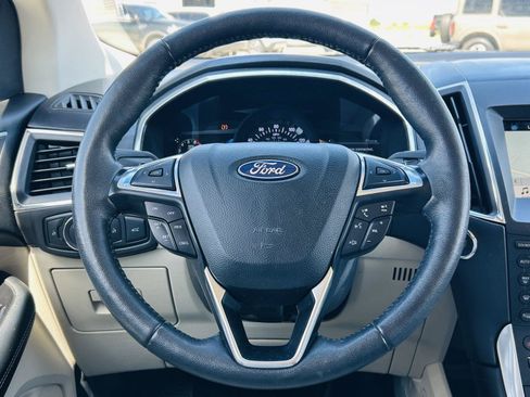 Used 2017 Ford Edge Titanium w/ Technology Package FWD image 15
