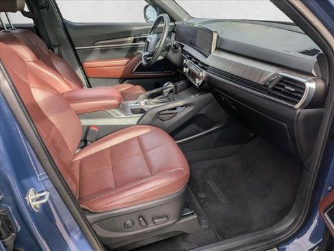 Used 2024 Kia Telluride SX w/ Towing Package image 19