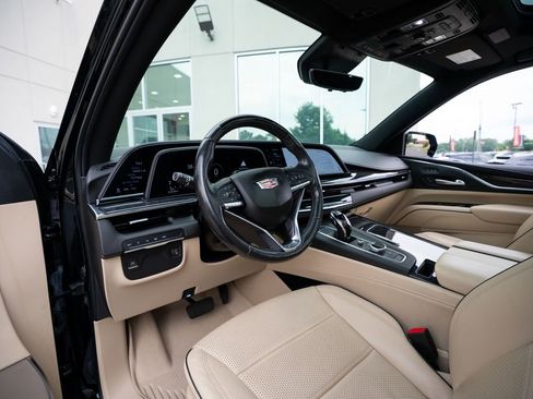 Used 2022 Cadillac Escalade ESV Premium Luxury AWD/4WD image 28