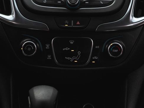 Used 2022 Chevrolet Equinox LT image 25