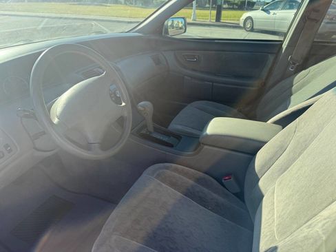 Used 2001 Toyota Avalon XLS image 9