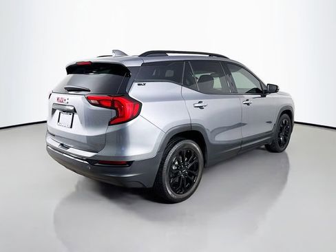 Used 2021 GMC Terrain SLT w/ Elevation Edition image 7