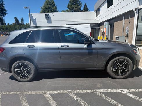 Used 2021 Mercedes-Benz GLC 300 4MATIC image 4