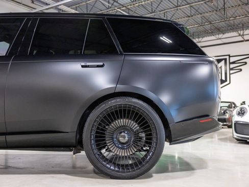 Used 2023 Land Rover Range Rover SE image 15