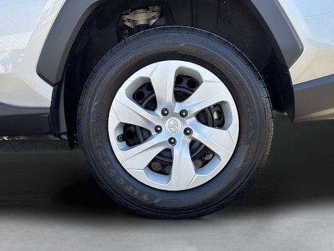 Used 2024 Toyota RAV4 LE AWD/4WD image 12