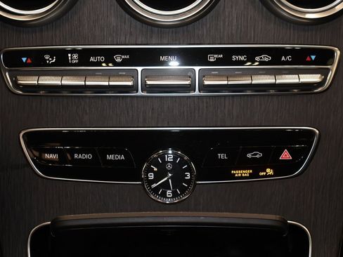 Used 2021 Mercedes-Benz C 300 4MATIC Sedan image 34