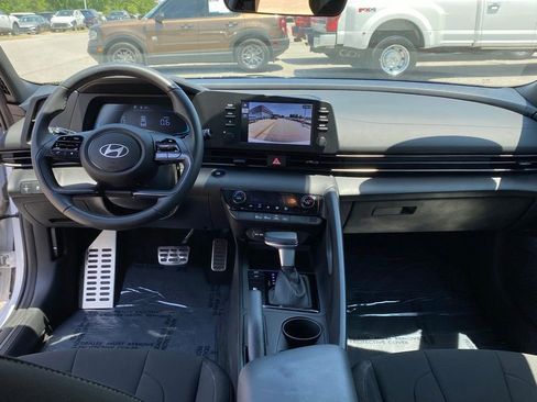 Used 2025 Hyundai Elantra Sport FWD image 25