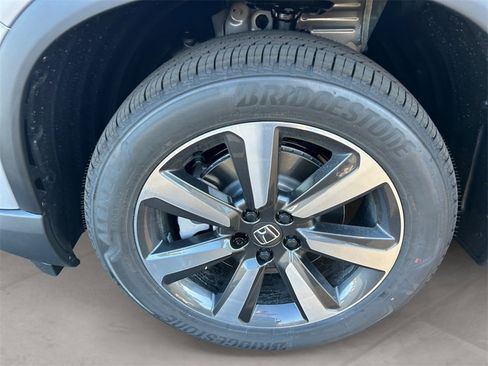 New 2025 Honda Pilot Touring image 14