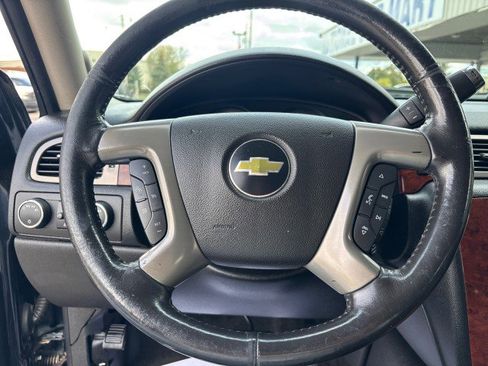 Used 2013 Chevrolet Suburban LTZ image 16