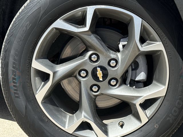Used 2025 Chevrolet Trax LT FWD image 7