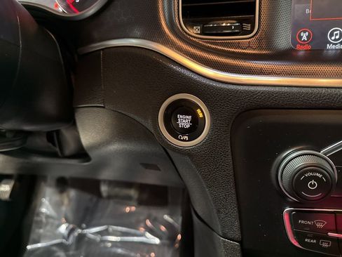 Used 2017 Dodge Charger SXT w/ AWD Plus Group image 16