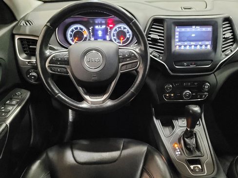 Used 2019 Jeep Cherokee Latitude Plus w/ Cold Weather Group FWD image 22
