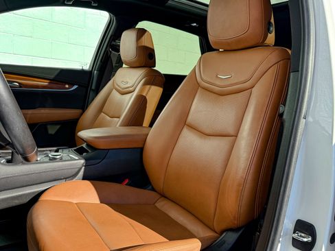 Used 2022 Cadillac XT5 Premium Luxury image 11