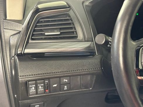 Used 2025 Honda Odyssey Elite image 12