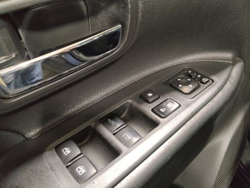 Used 2018 Mitsubishi Outlander SEL image 27