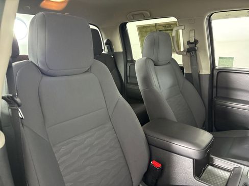 Used 2022 Nissan Frontier S w/ Technology Package image 28