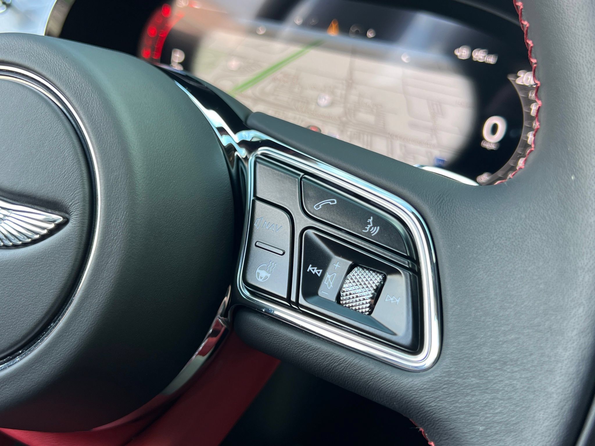 Certified 2024 Bentley Bentayga AWD/4WD image 31
