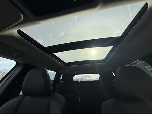 Used 2025 Mitsubishi Outlander SE image 21