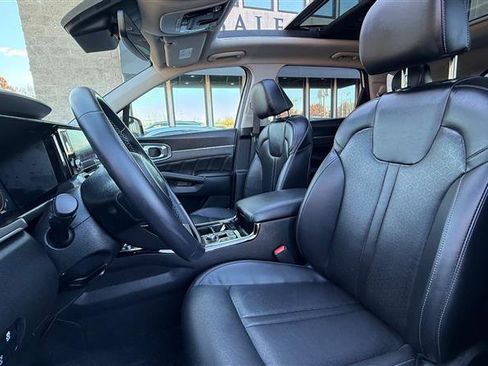 Used 2023 Kia Sorento SX image 17