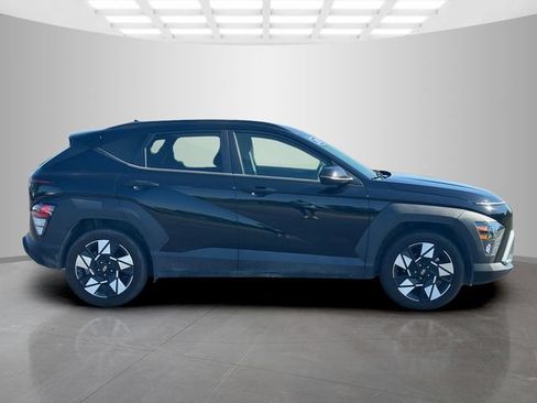Used 2025 Hyundai Kona SEL FWD image 8