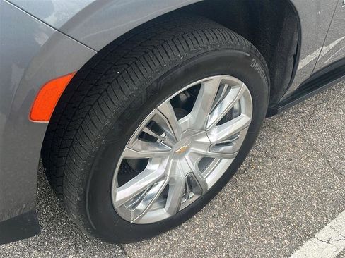 Used 2022 Chevrolet Suburban High Country w/ Premium Package 2 image 10