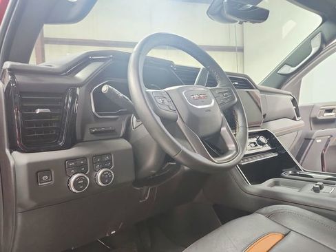 Used 2025 GMC Sierra 2500 AT4 w/ AT4 Premium Plus Package AWD/4WD image 18