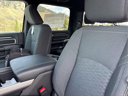 New 2026 RAM 3500 Big Horn AWD/4WD image 37