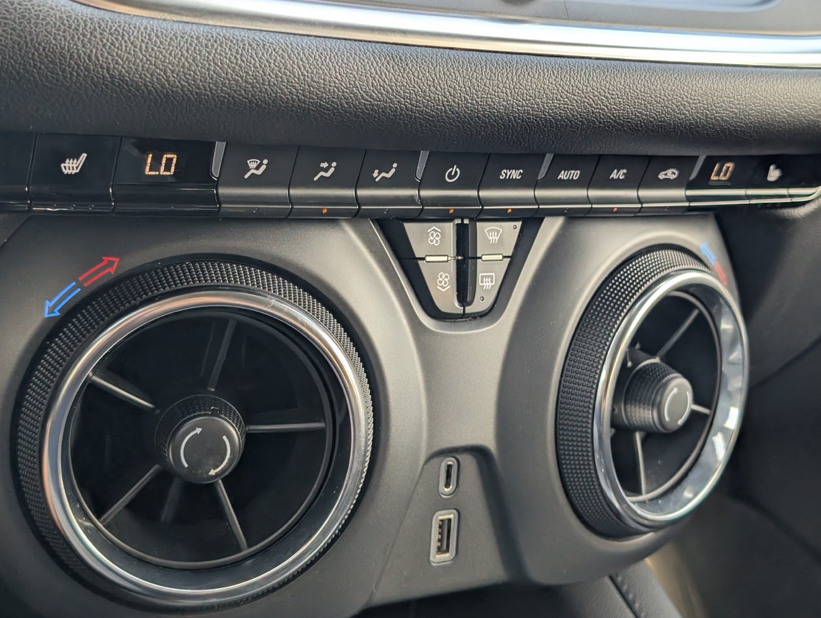 Used 2021 Chevrolet Blazer LT AWD/4WD image 13