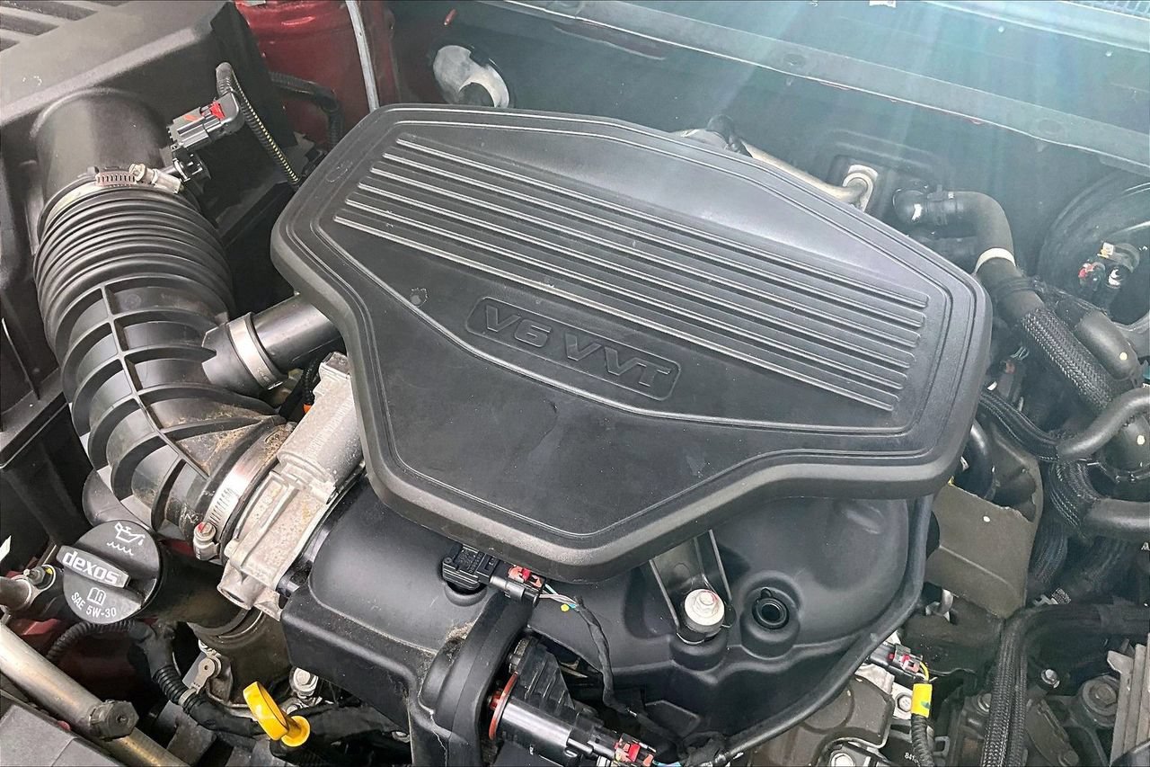 Used 2022 Chevrolet Blazer RS w/ LPO, Cargo Package FWD image 32