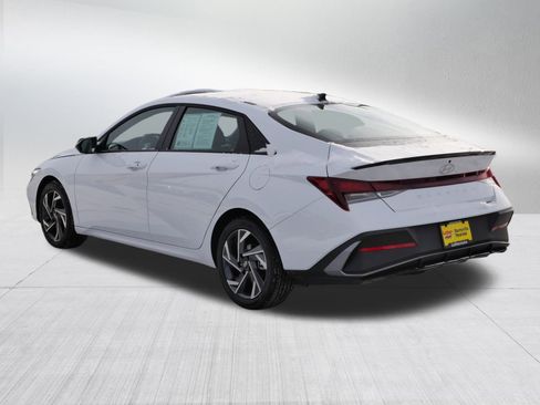 Certified 2025 Hyundai Elantra Sport image 5