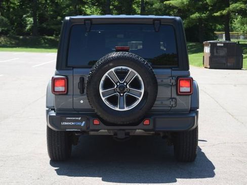 Used 2018 Jeep Wrangler Unlimited Sahara AWD/4WD image 24