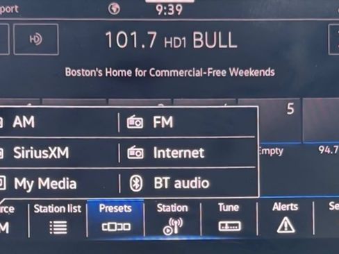 Used 2021 Volkswagen Tiguan SE w/ Panoramic Sunroof Package AWD/4WD image 21