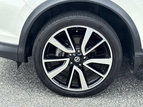 Certified 2019 Nissan Rogue Sport SL w/ Premium Package FWD image 11