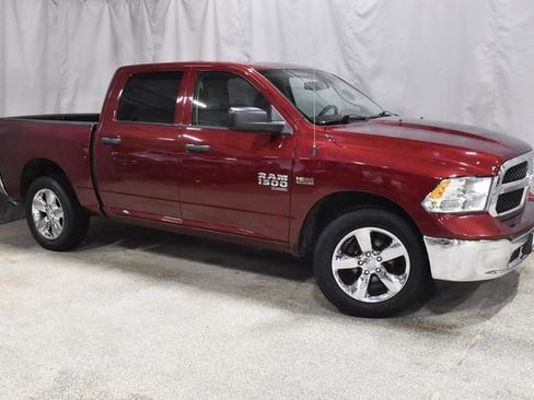 Used 2022 RAM 1500 Classic SLT image 4