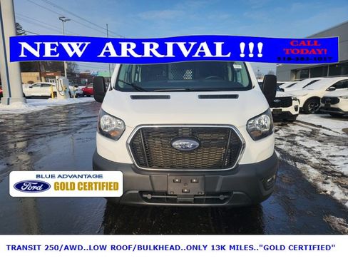 Used 2024 Ford Transit 250 Low Roof AWD w/ Exterior Upgrade Package image 9