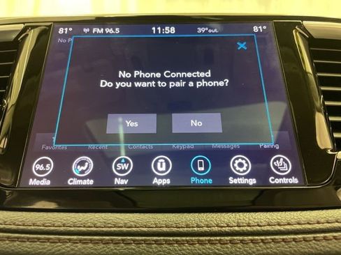 Used 2020 Chrysler Pacifica Limited image 32