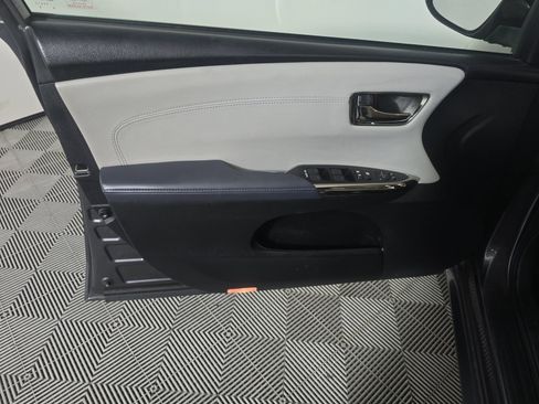 Used 2014 Toyota Avalon XLE Premium image 9