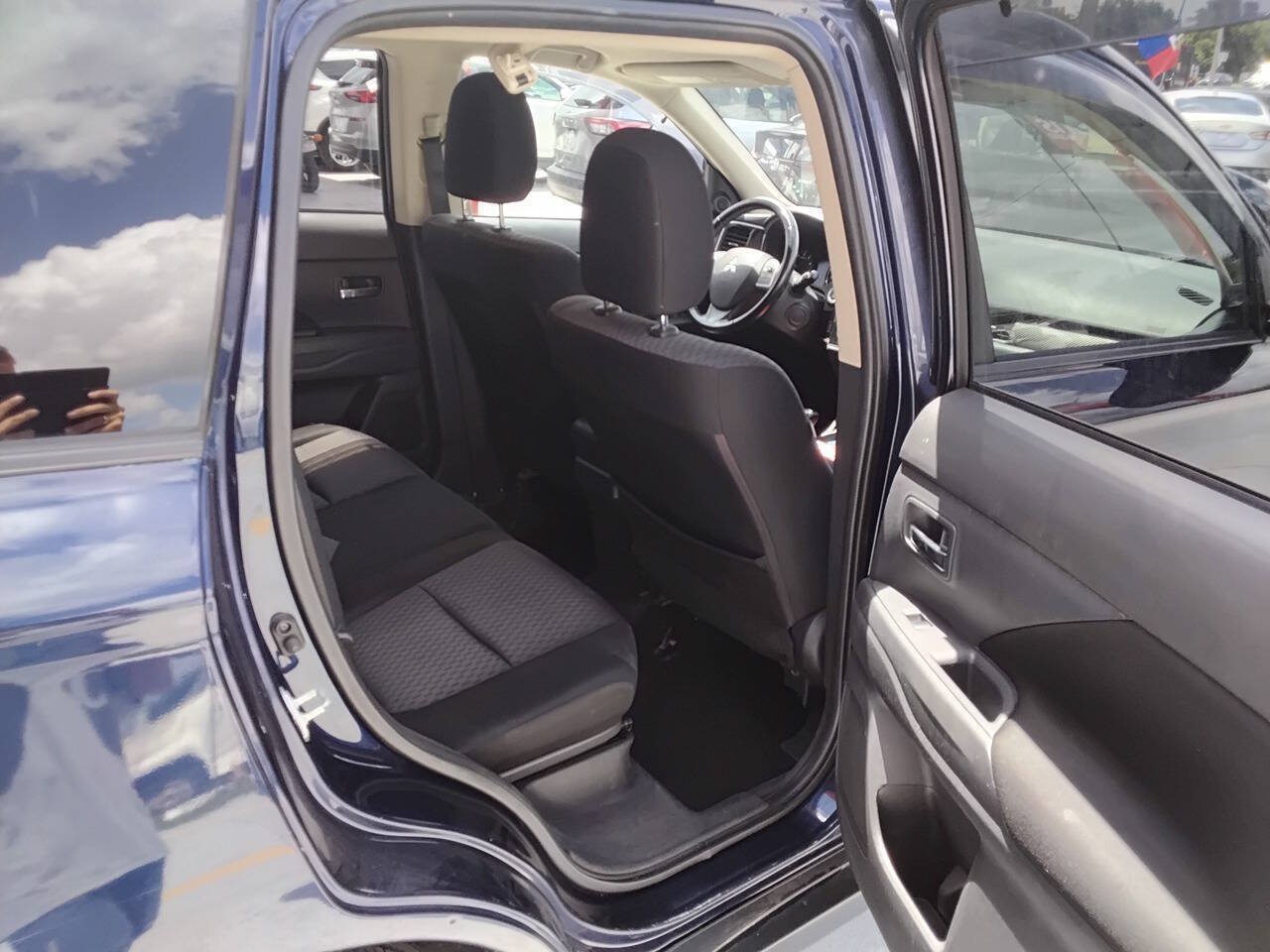 Used 2014 Mitsubishi Outlander SE AWD/4WD image 11