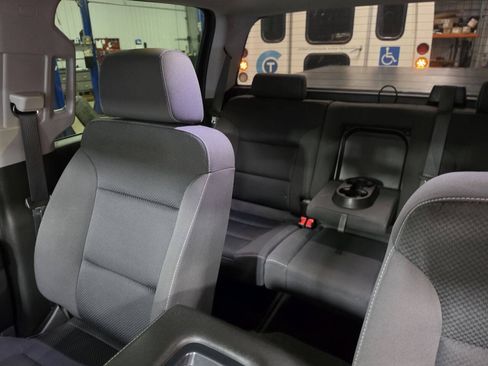 Used 2018 Chevrolet Silverado 1500 LT w/ LT Eassist Package AWD/4WD image 23
