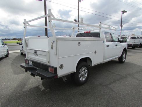 Used 2023 RAM 3500 Big Horn w/ Level 1 Equipment Group image 10