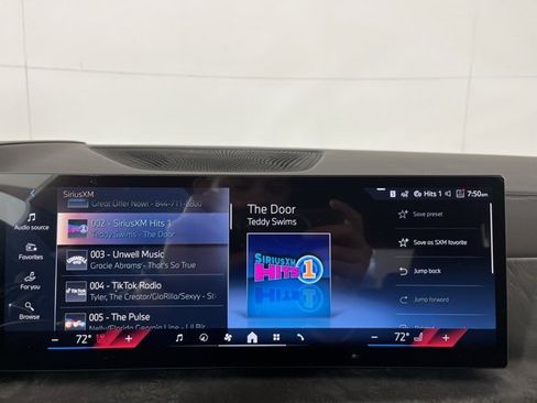 Used 2025 BMW X7 xDrive40i w/ M Sport Package image 15