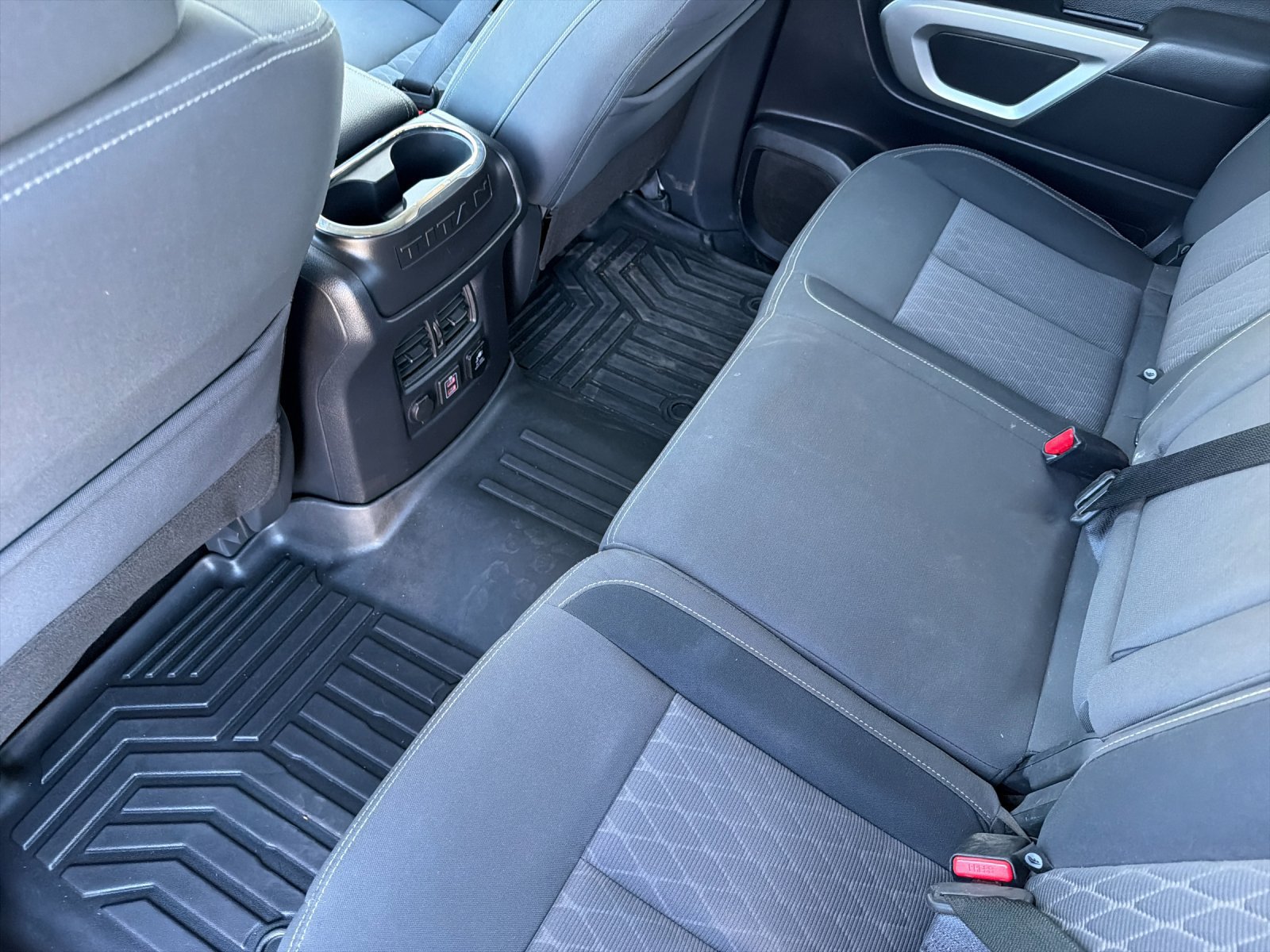 Used 2024 Nissan Titan SV w/ SV Convenience Package RWD image 13